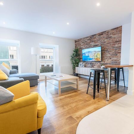 Modern Canal View Home, In City Centre, Sleeps 8 Galway Bagian luar foto