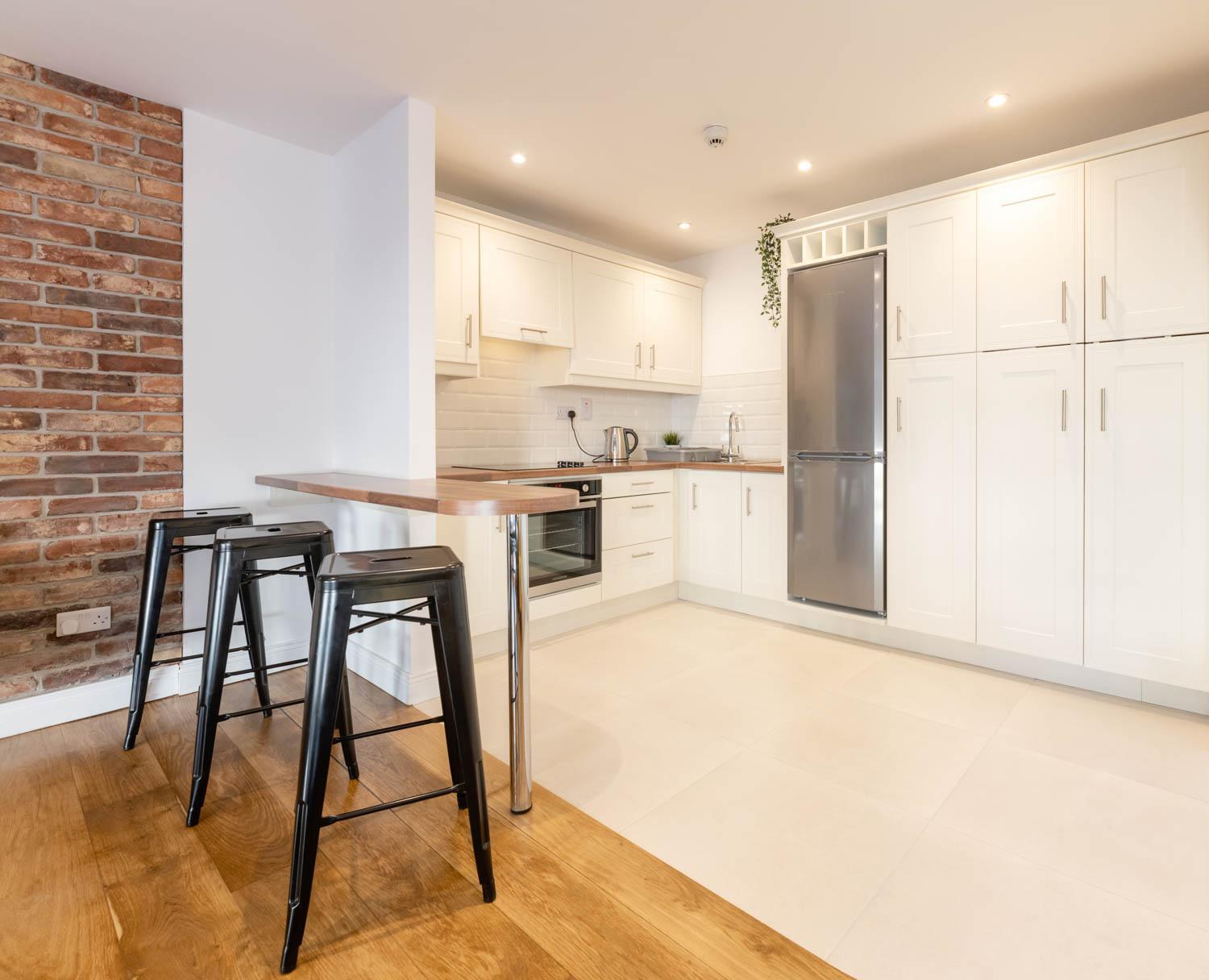 Modern Canal View Home, In City Centre, Sleeps 8 Galway Bagian luar foto